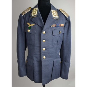 Luftwaffe hochdekorierter Waffenrock für einen Generalmajor Zustand 1