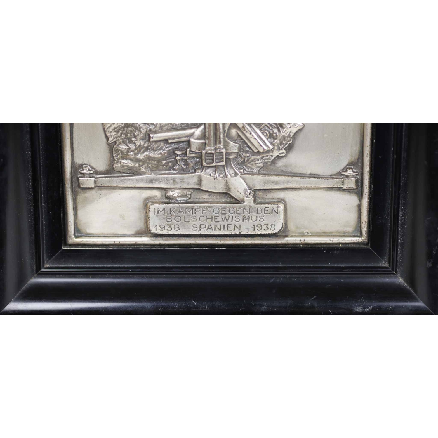 Erinnerungsplakette "Legion Condor" 7. Flakabteilung 88 "Im Kampf gegen den Bolschewismus 1936 Spanien 1938" mit Rahmen, selten! Erinnerungsplakette "Legion Condor" 7. Flakabteilung 88 "Im Kampf gegen den Bolschewismus 1936 Spanien 1938" mit Rahmen, selten!