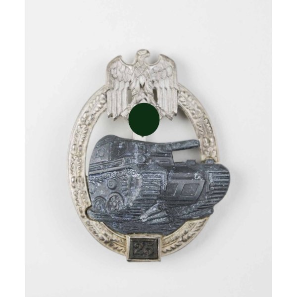 Panzerkampfabzeichen in Silber mit Einsatzzahl 25 (JFS)