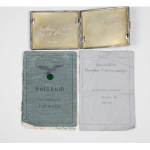Los 208 - Soldbuch vom Ritterkreuzträger Kurt Hortian Flakgruppe Prag