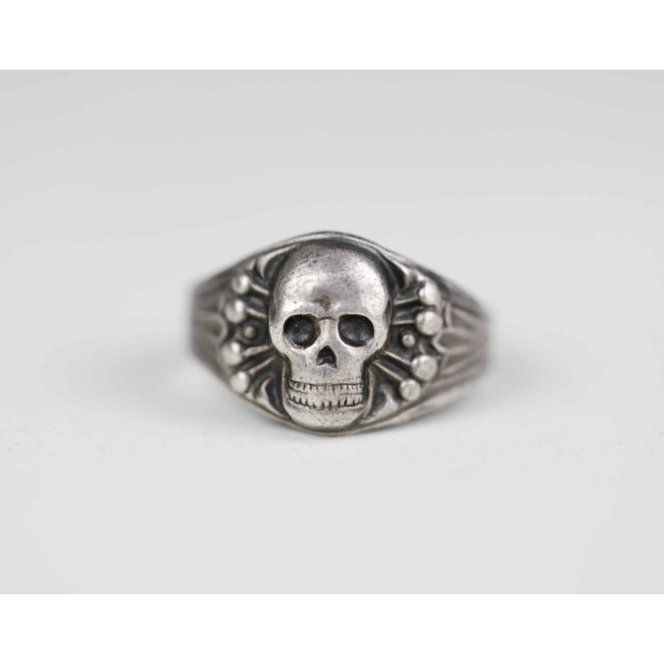 3. Reich Totenkopfring Kantinenring aus 800er Silber seltener großer Totenkopf