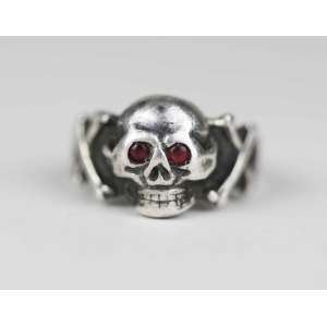 3. Reich Totenkopfring Kantinenring 800 Silber, rote Glasaugen! Selten