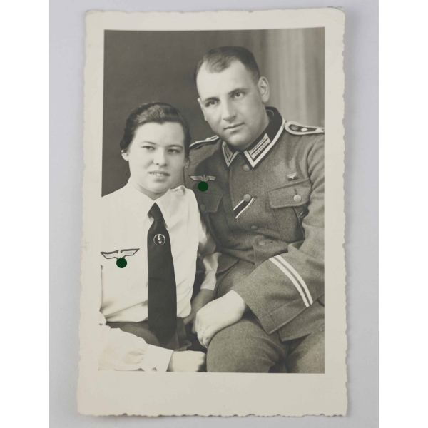 3. Reich Fotoaufnahme Wehrmachthelferin und Soldat der Wehrmacht Postkartengröße