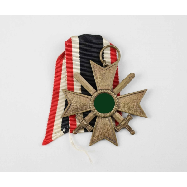 Kriegsverdienstkreuz 2.Klasse mit Schwertern am Band Buntmetall Hst. "100"