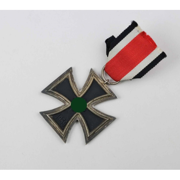 Eisernes Kreuz 2.Klasse 1939 am Band Hst. "27"