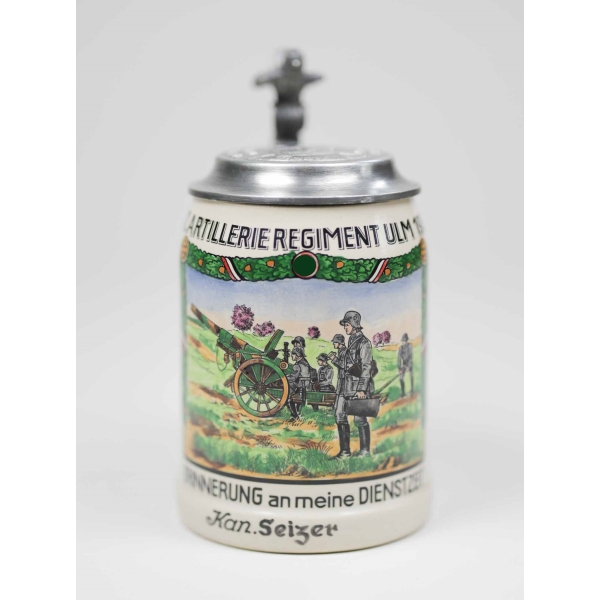 3.Reich Krug 15.Battr. Artillerie Regiment ULM 1934-35 mit dem "Ulmer Spatz", selten!