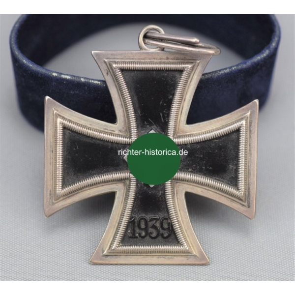 Ritterkreuz des Eisernen Kreuzes frühes Juncker (800) am Verleihungsband