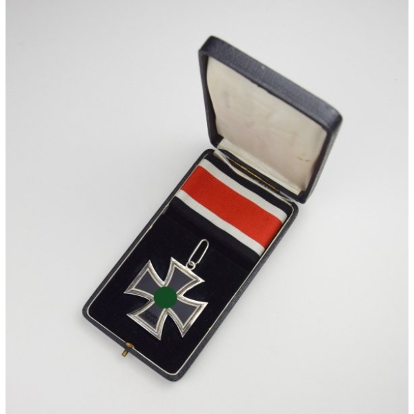 Ritterkreuz des Eisernen Kreuzes "Macro 800" im Etui, Zustand 1